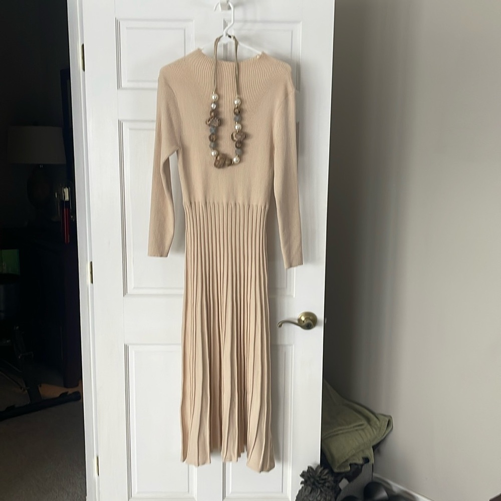 Fabulous dress for holiday parties🎄🎄🎄